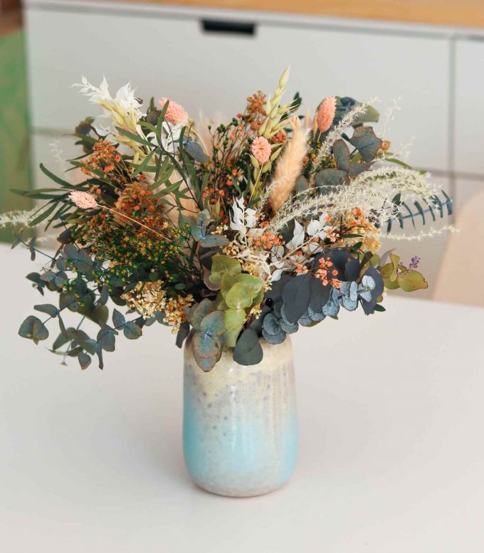 Flores preservadas +Jarrón hecho a mano: Menorca