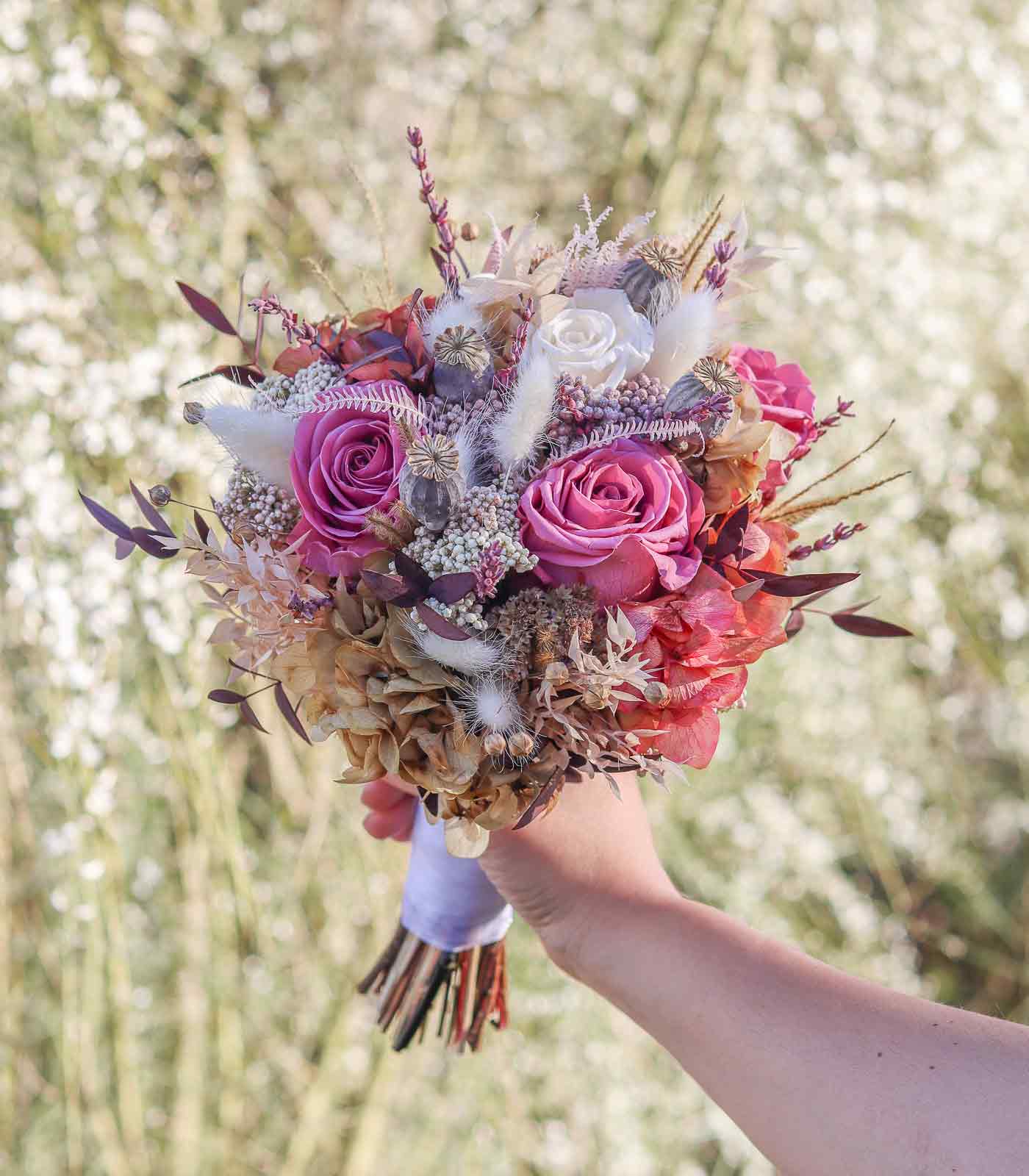 montar cuestionario efecto Romance- Ramo de novia realizado con flores preservadas