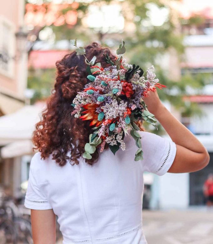 Ramo tropical Havanna, con flores turquesa y naranja