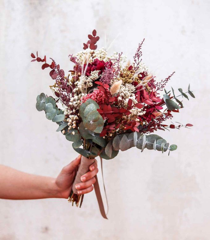 Ramo de novia preservado en blanco y burdeos - Cherry