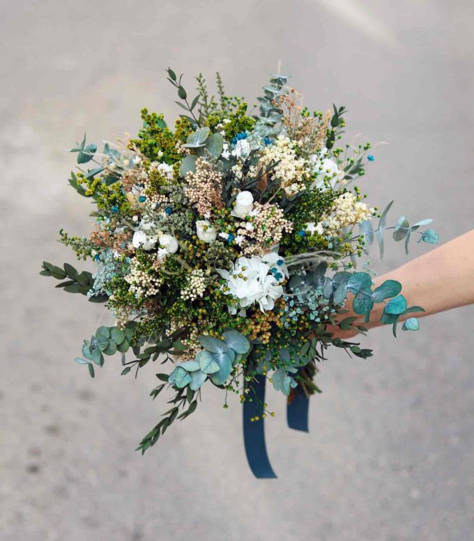 Ramo de novia silvestre en tonos azules y blancos - Celtic L