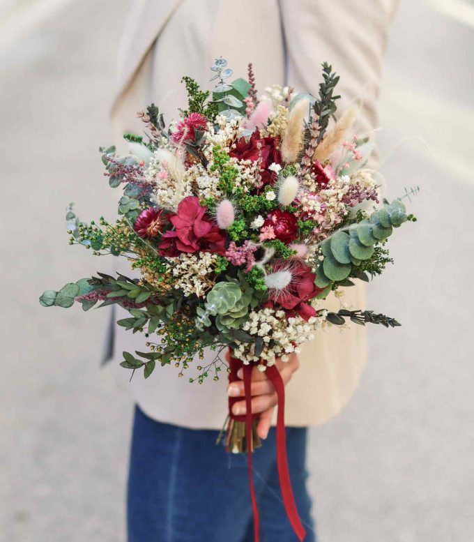 Ramo de novia silvestre en tonos burdeos y rosa - Claret