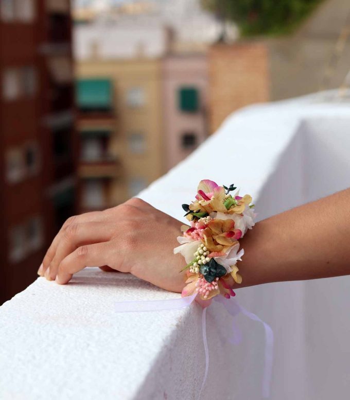 Pulseras para damas de honor de flores preservadas