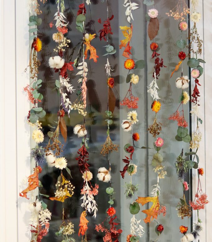 Encargo: Guirnalda flores secas para escaparate