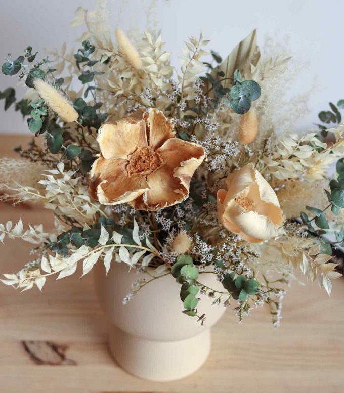 Centro de flores secas en jarrón de cerámica: Anis