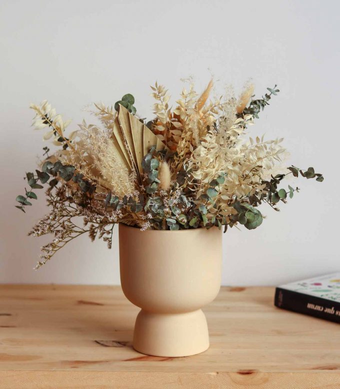 Centro de flores secas en jarrón de cerámica: Anis